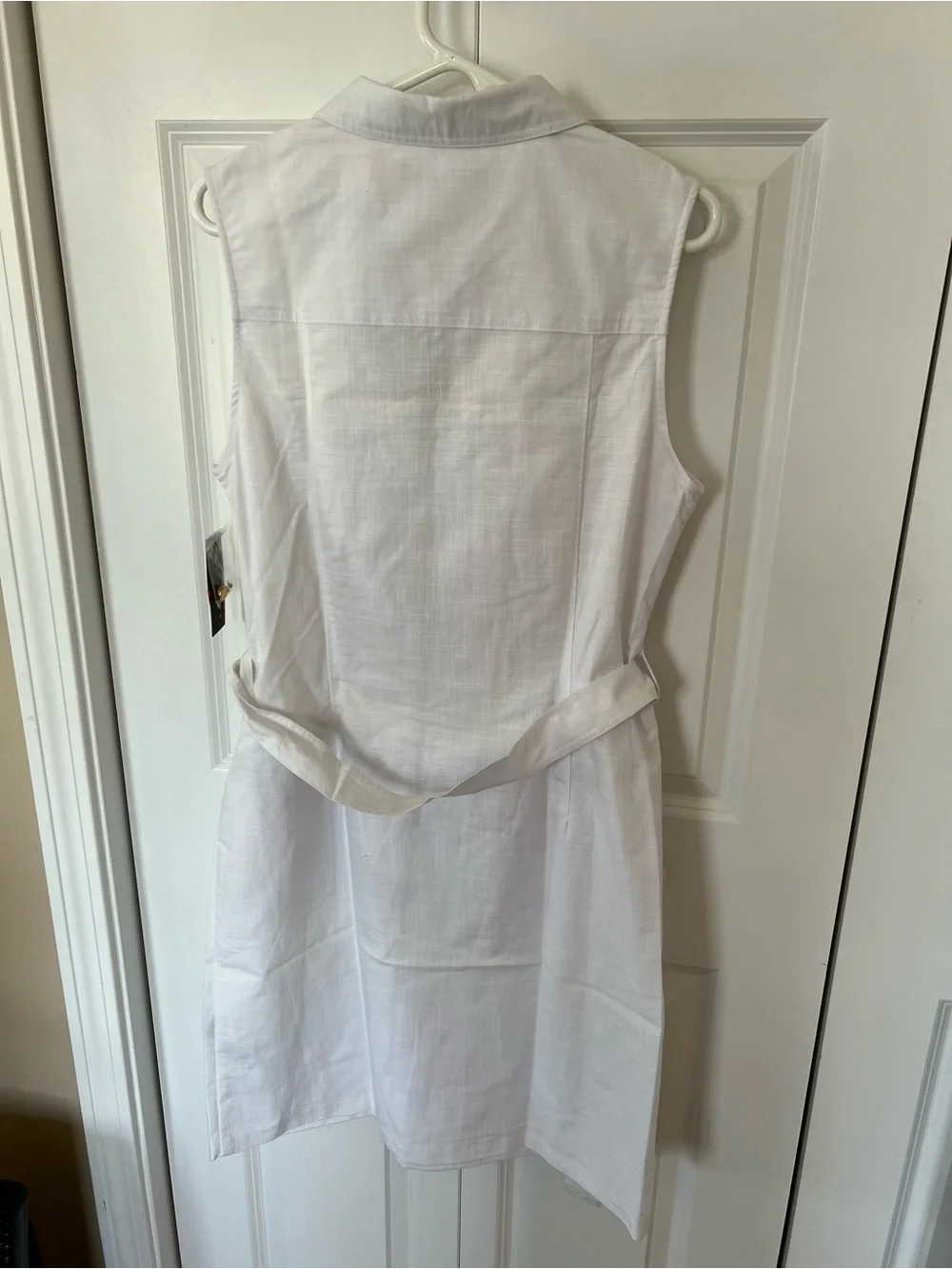 Sharagano White Sleeveless Zip-Front Midi Dress with Gold Hardware Size 14 - Picture 4 of 5